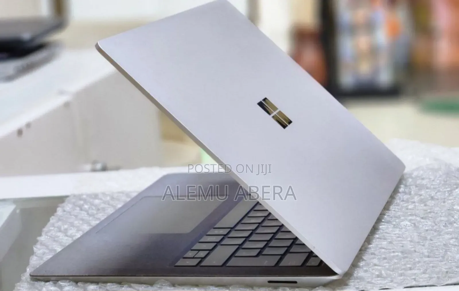 New Laptop Microsoft Surface 8GB Intel Core i5 SSD 512GB