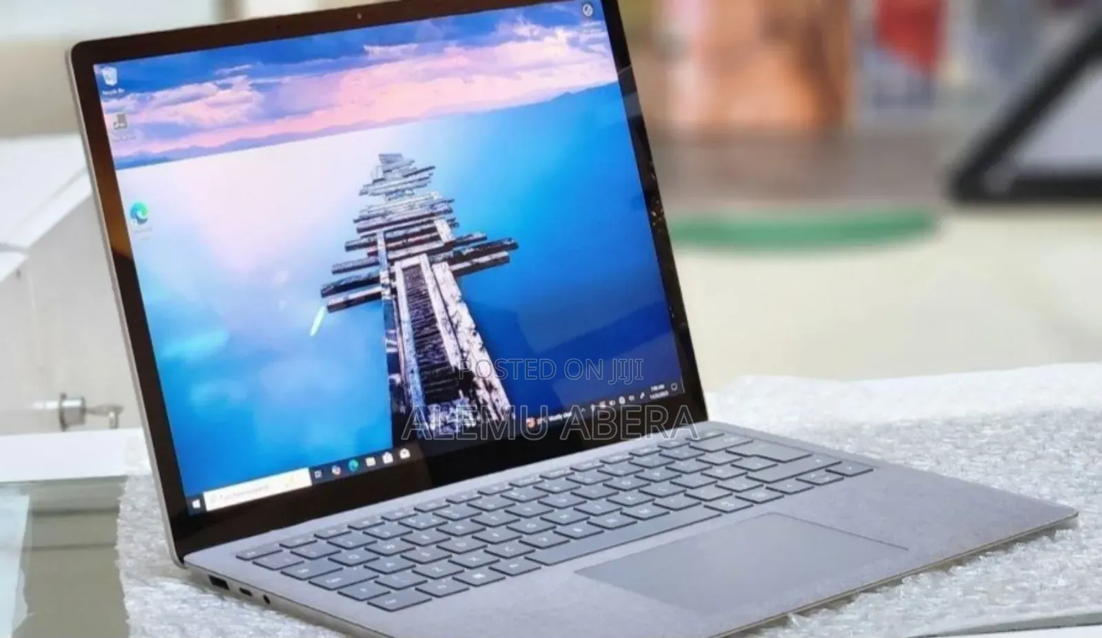 New Laptop Microsoft Surface 8GB Intel Core i5 SSD 512GB