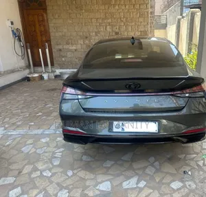 Hyundai Avante 2021 Gray
