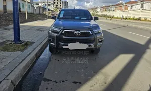 Toyota Hilux 2022 Gray