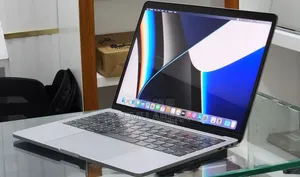 New Laptop Apple MacBook Pro 2019 8GB Intel Core i7 SSD 1T