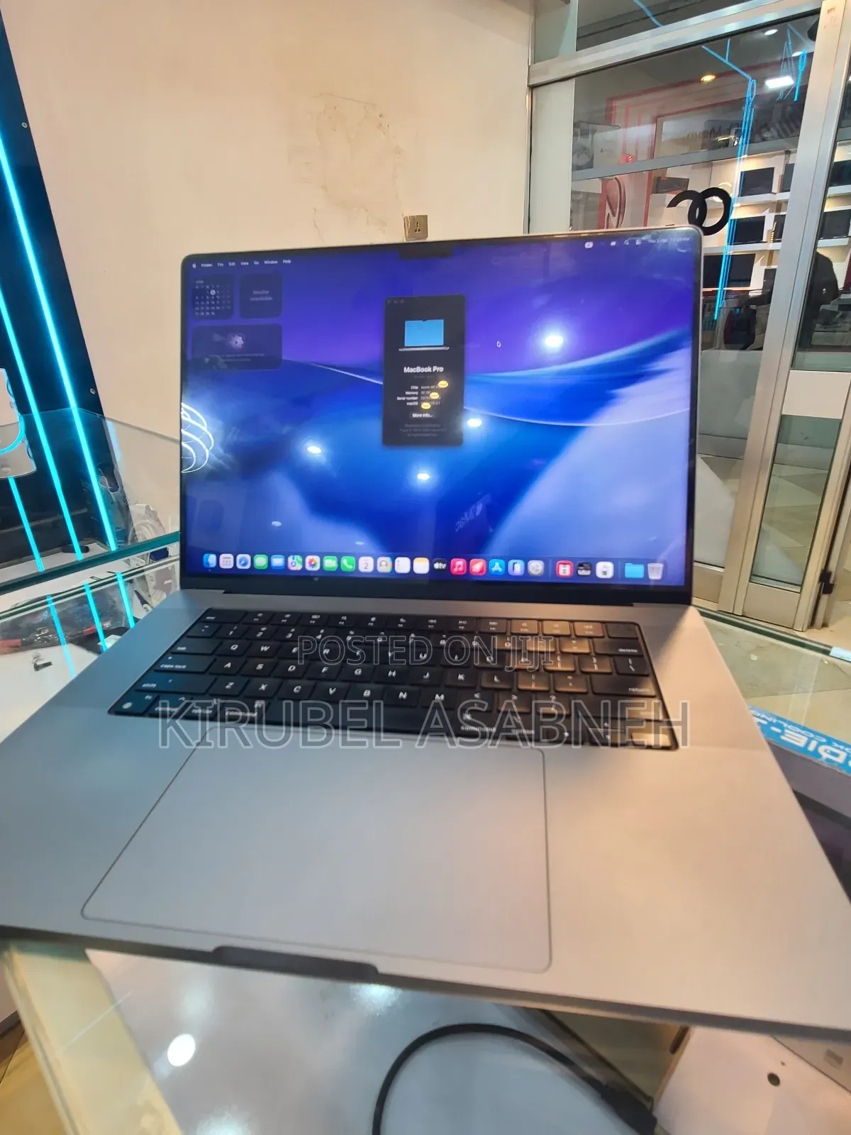 New Laptop Apple MacBook Pro 2021 M1 32GB Apple M1 Pro SSD 512GB
