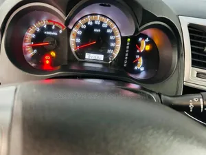 Toyota Hilux 2015 Gold