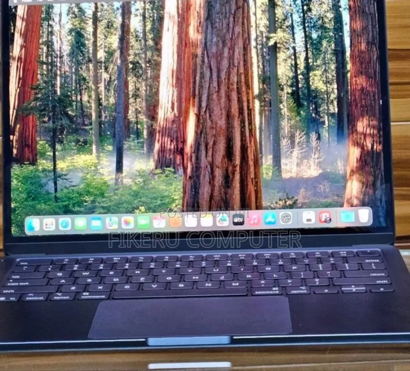 New Laptop Apple MacBook Air 2025 M4 13-inch 16GB Apple M4 SSD 256GB