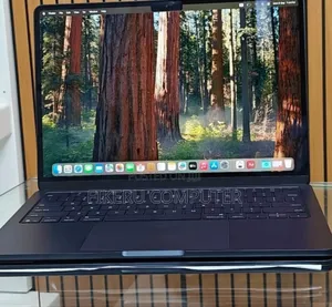 New Laptop Apple MacBook Air 2025 M4 13-inch 16GB Apple M4 SSD 256GB