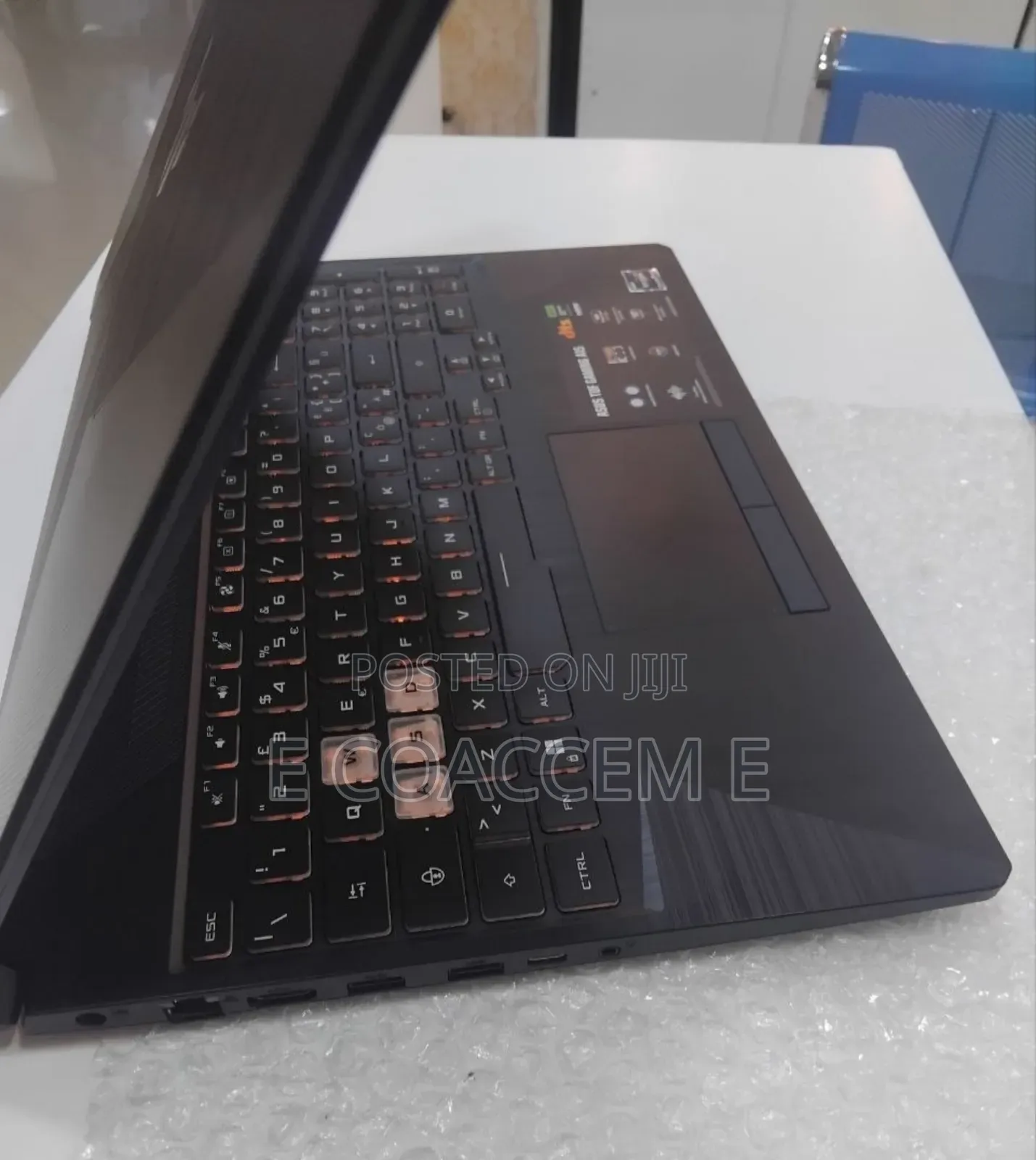 New Laptop Asus 16GB AMD Ryzen 5 SSD 512GB