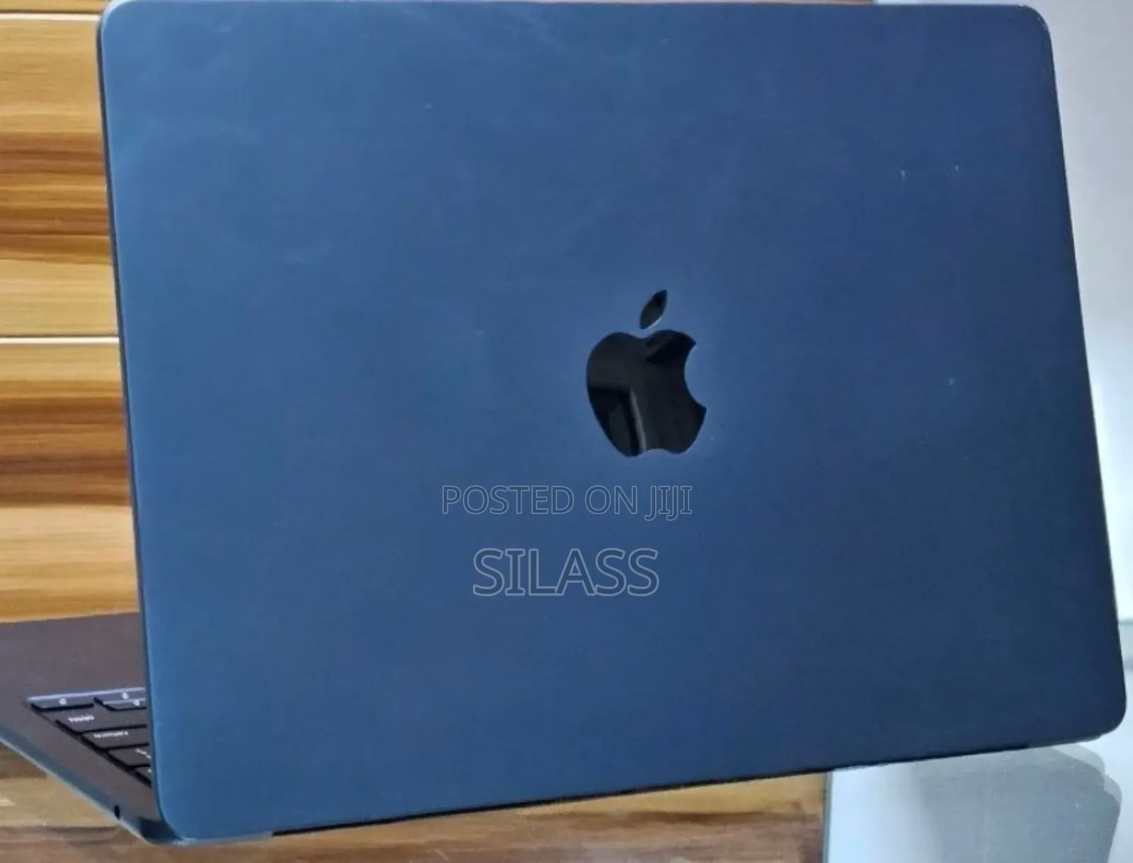New Laptop Apple MacBook Air 2025 M4 13-inch 16GB Apple M4 SSD 256GB