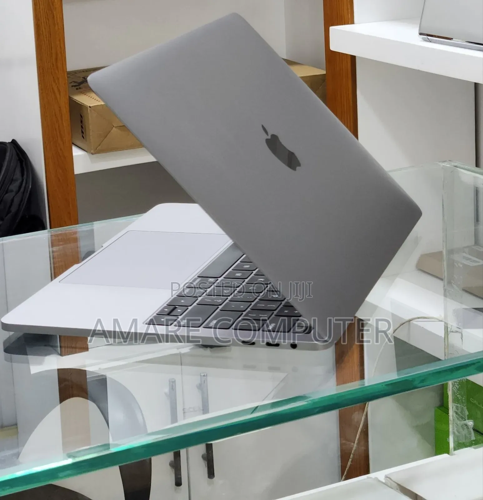 New Laptop Apple MacBook Pro 2019 16GB Intel Core i7 SSD 1T