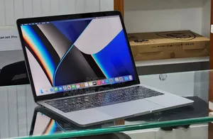 New Laptop Apple MacBook Pro 2019 16GB Intel Core i7 SSD 1T