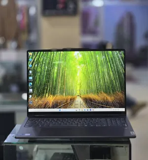 New Laptop Lenovo Yoga 7i 16GB Intel Core Ultra 5 SSD 512GB