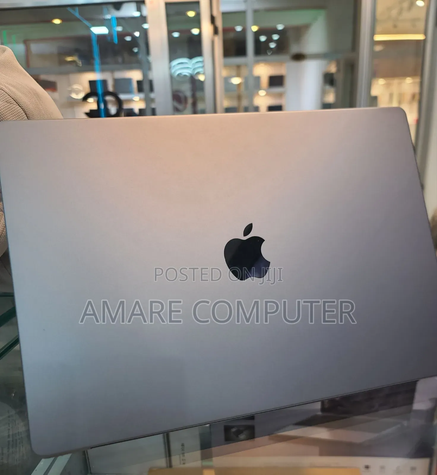 New Laptop Apple MacBook Pro M1 16GB Apple M1 Pro SSD 1T