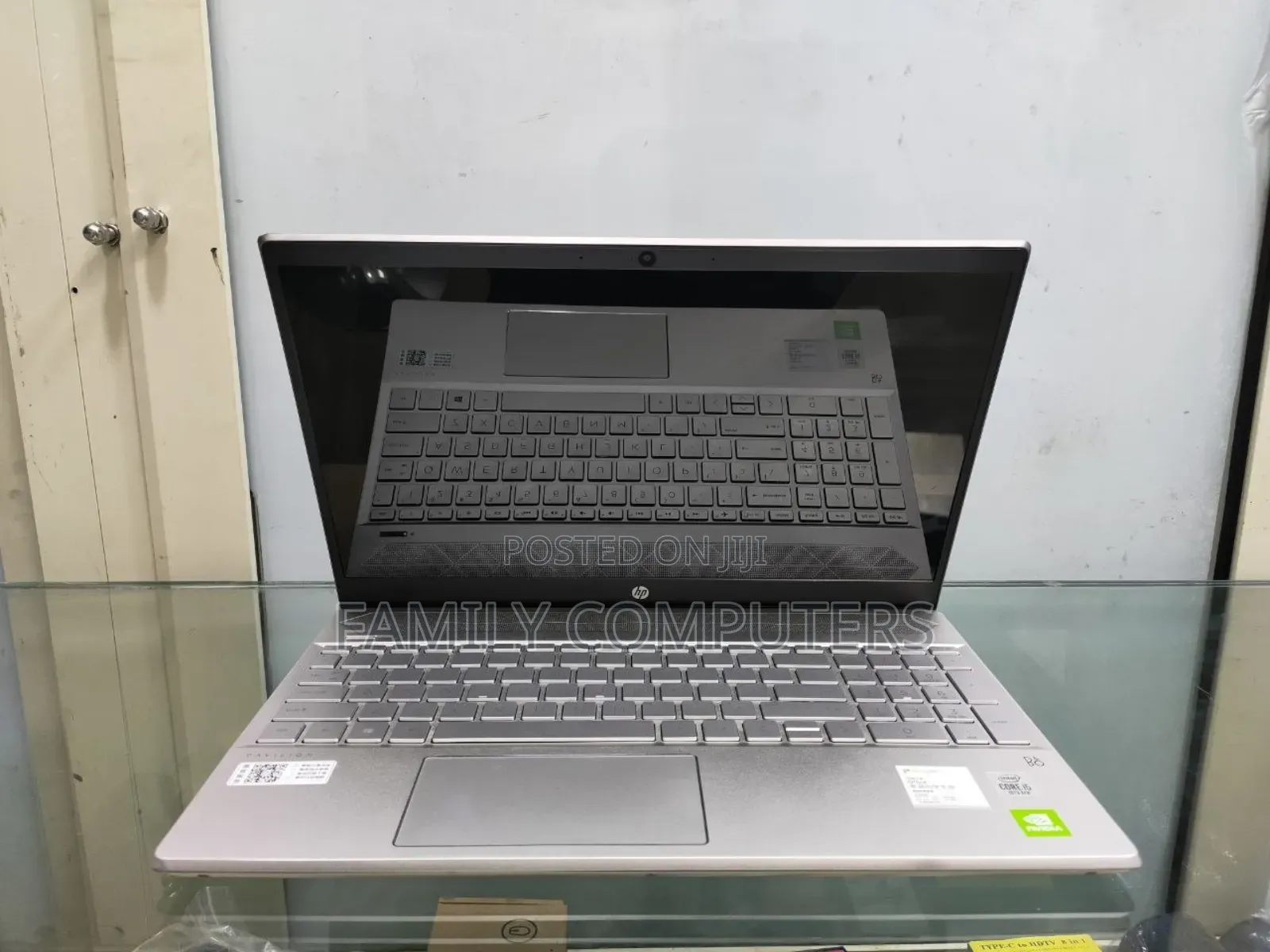 New Laptop HP Pavilion 15 8GB Intel Core i5 SSD 256GB