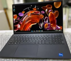 New Laptop Dell Vostro 3520 8GB Intel Core i5 HDD 1T