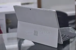 New Laptop Microsoft Surface Pro 4 8GB Intel Core i5 SSD 256GB