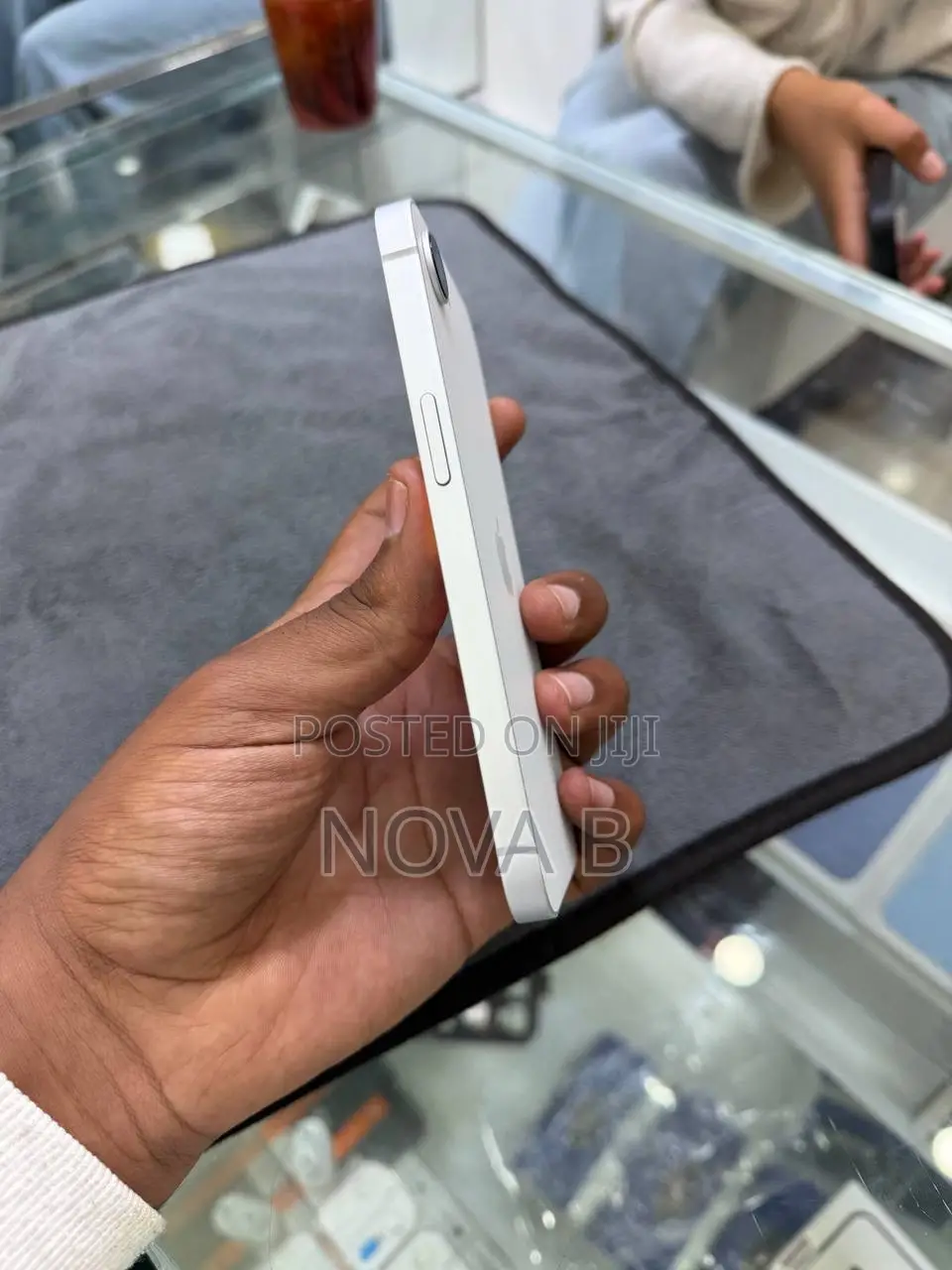 New Apple iPhone 16e 128 GB White