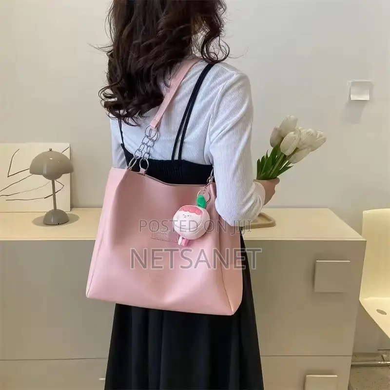 አዲስ የሴቶች ቦርሳ (New Women's Bag)