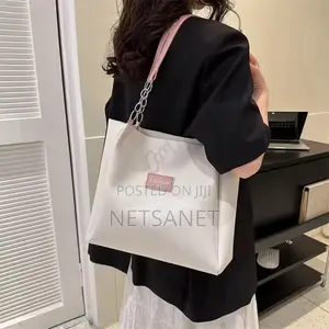 አዲስ የሴቶች ቦርሳ (New Women's Bag)