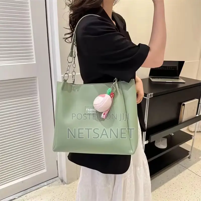 አዲስ የሴቶች ቦርሳ (New Women's Bag)