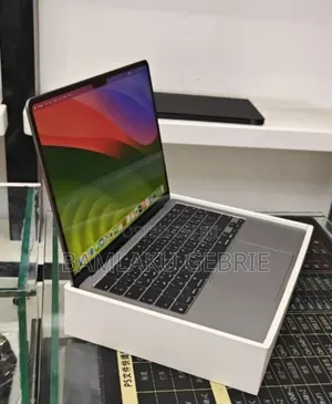 New Laptop Apple MacBook Air 2022 M2 8GB Apple M2 SSD 512GB