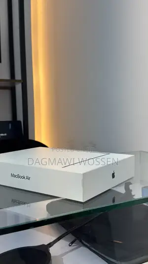 New Laptop Apple MacBook Air 2025 M4 13-inch 16GB Apple M4 SSD 256GB