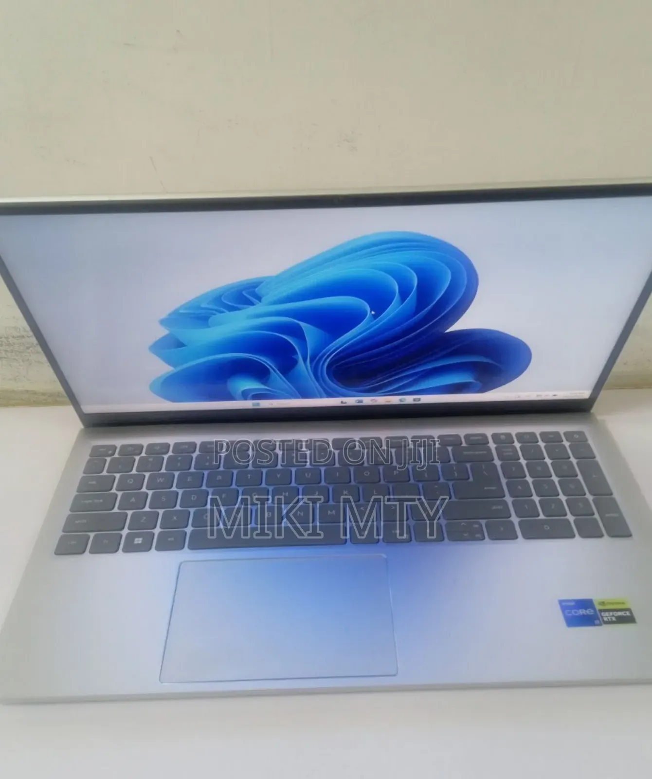 New Laptop Dell Inspiron 15 16GB Intel Core i7 SSD 512GB