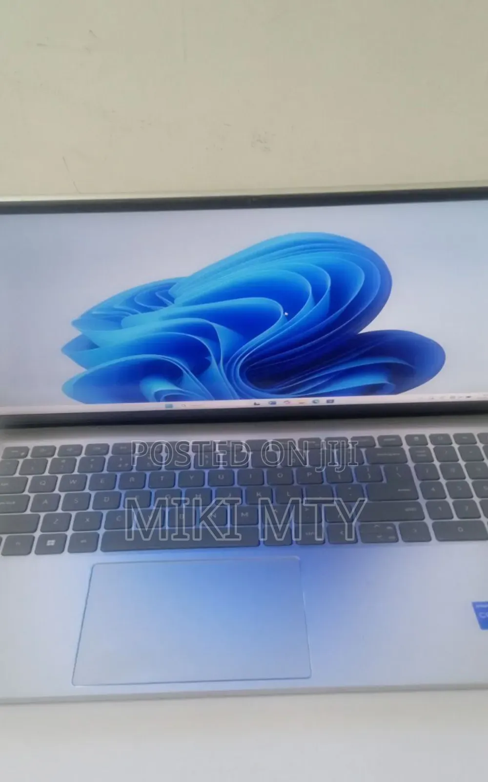 New Laptop Dell Inspiron 15 16GB Intel Core i7 SSD 512GB