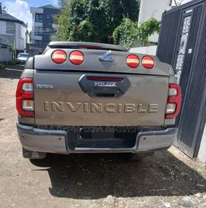 Toyota Hilux 2021 Gray