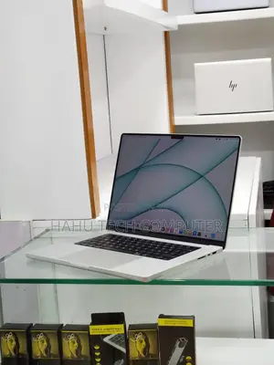 New Laptop Apple MacBook Pro M1 16GB Apple M1 Pro SSD 512GB