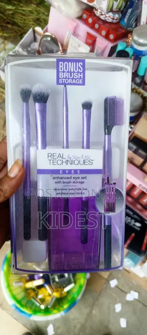 Real Techniques Makeup Brushes