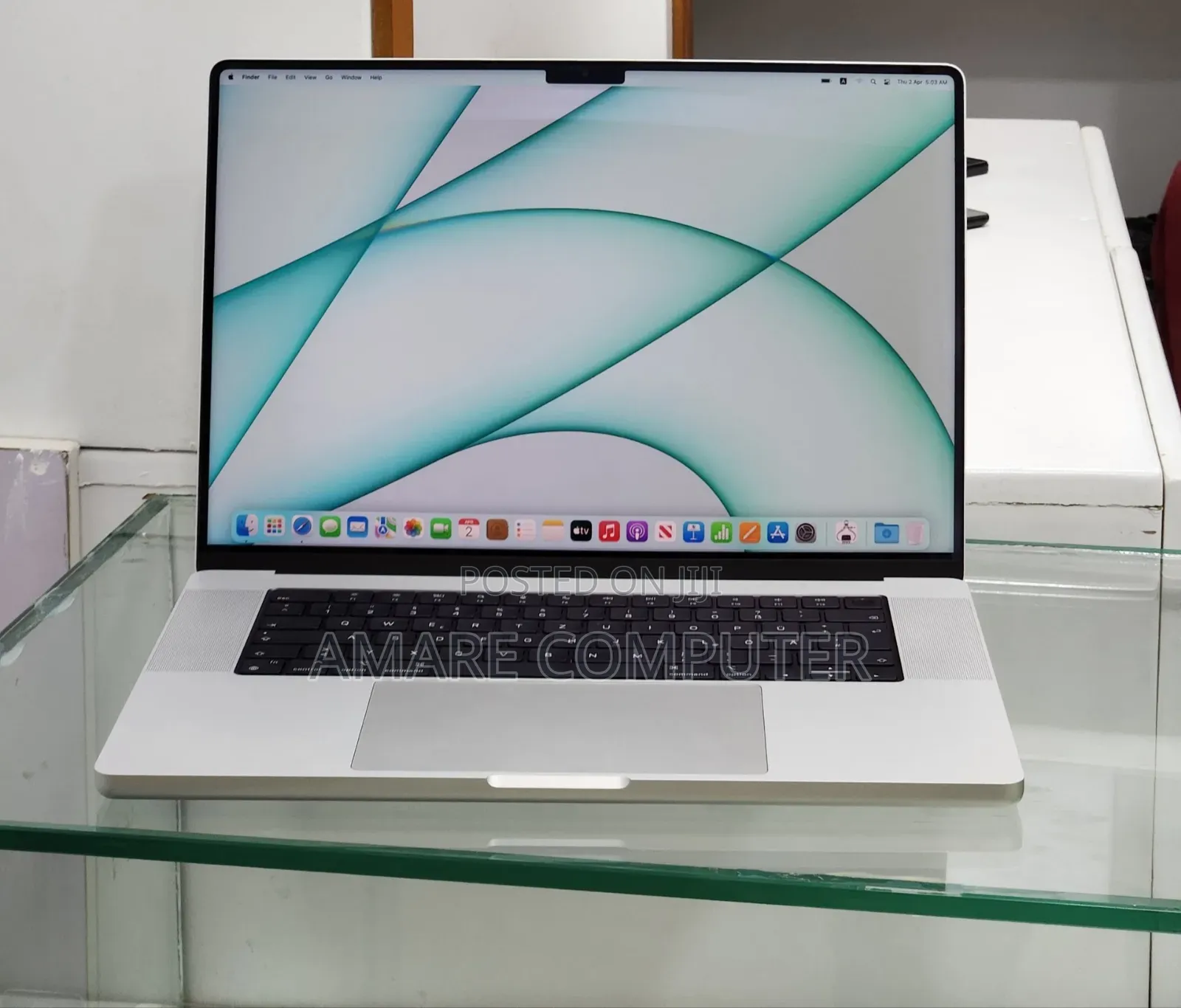 New Laptop Apple MacBook Pro M1 16GB Apple M1 Pro SSD 512GB