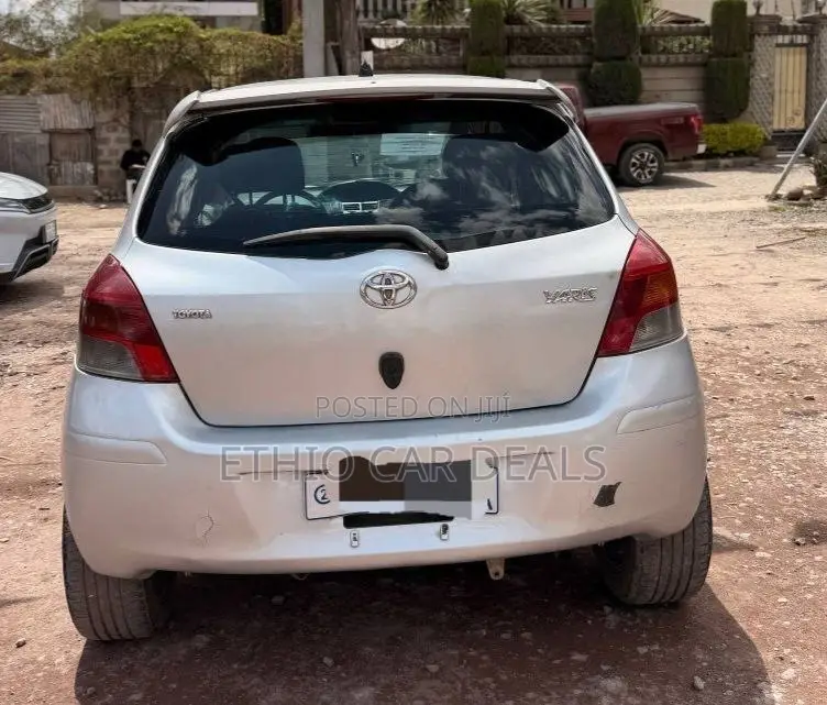 Toyota Yaris 2009 Silver