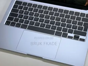 New Laptop Apple MacBook Air 2025 M4 15-inch 16GB Apple M4 SSD 256GB