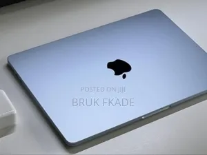 New Laptop Apple MacBook Air 2025 M4 15-inch 16GB Apple M4 SSD 256GB