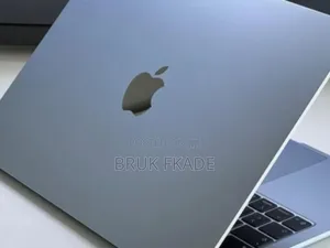 New Laptop Apple MacBook Air 2025 M4 15-inch 16GB Apple M4 SSD 256GB