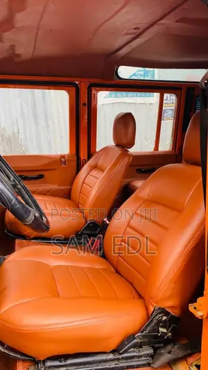 Land Rover Defender 1990 Orange