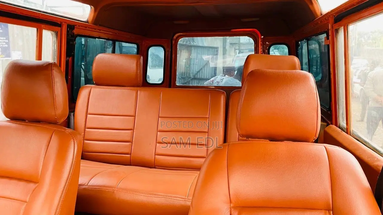 Land Rover Defender 1990 Orange