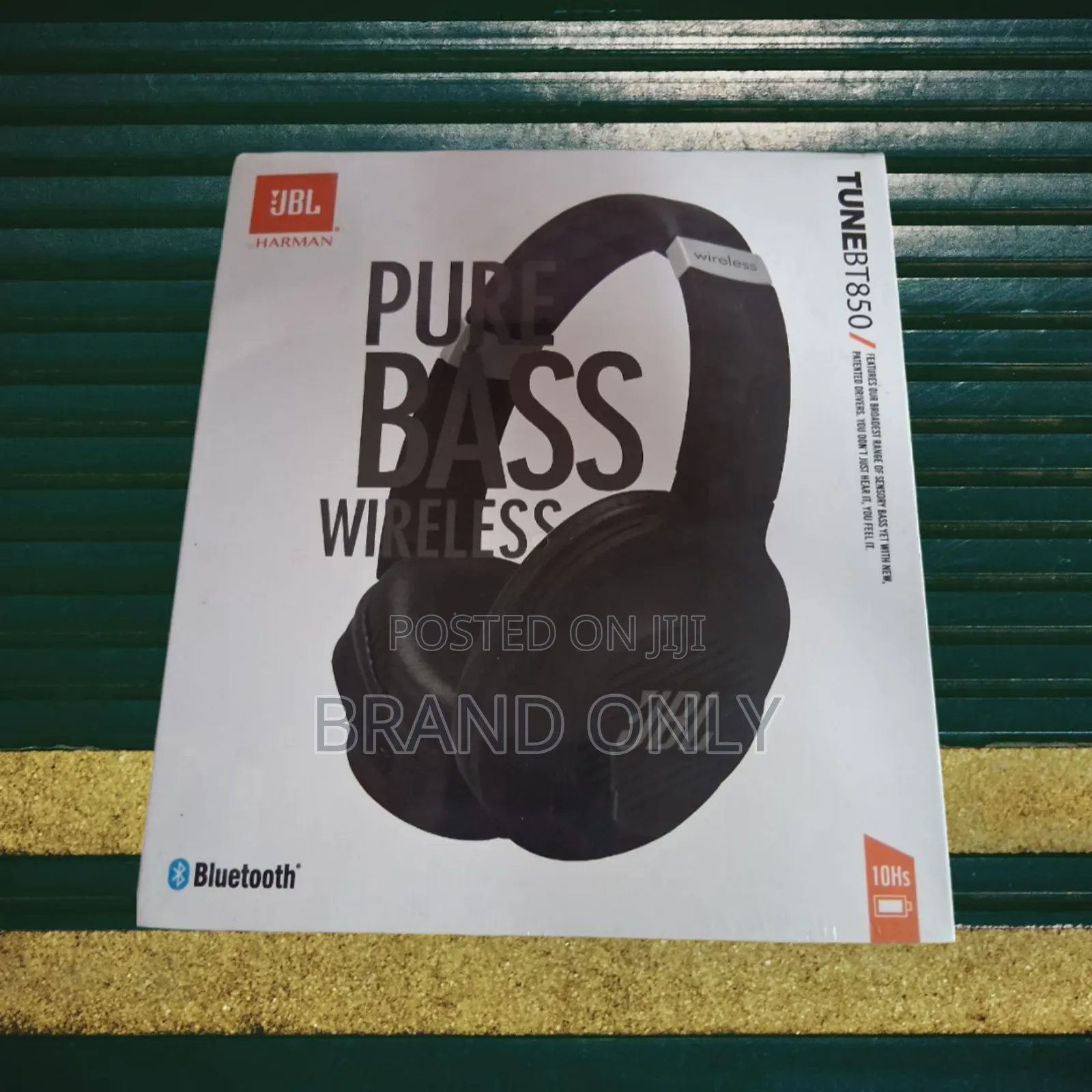 JBL Tune 850 Wireless – Noise Isolating Over-Ear Headphones