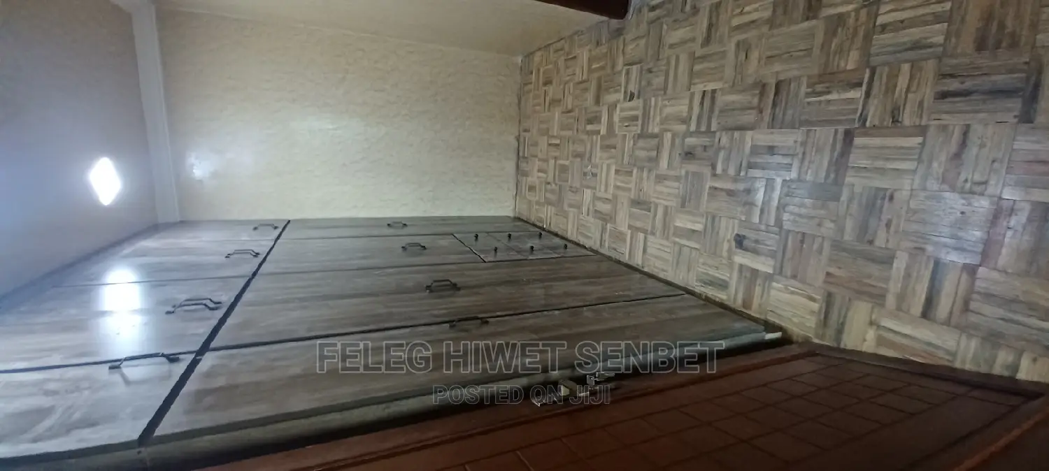 7bdrm House in አአ, Bole for sale