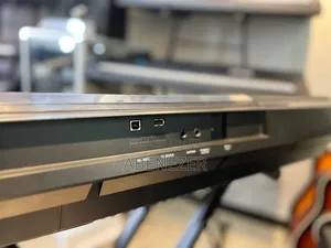 Yamaha PSR E433 Piano Keyboard