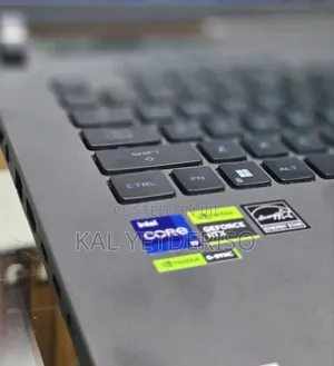New Laptop Asus VivoBook 15 X505BA 16GB Intel Core i9 SSD 1T