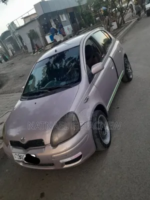 Toyota Vitz 2002 Silver