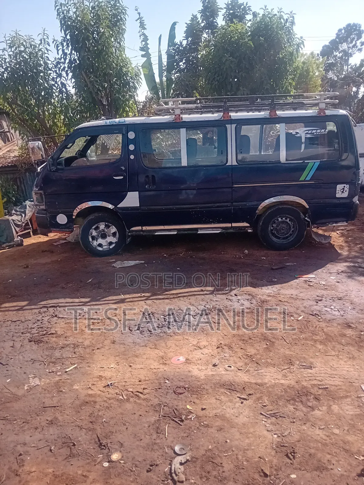 Toyota HiAce 1999 Black