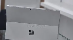 New Laptop Microsoft Surface Pro 4 8GB Intel Core i5 SSD 256GB
