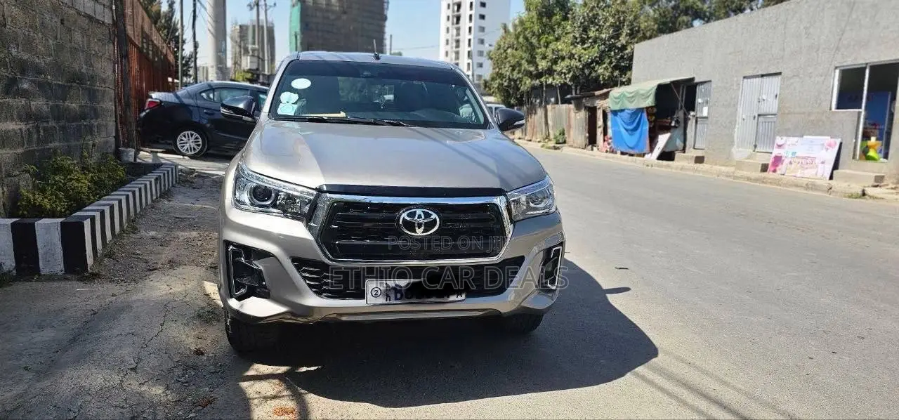 Toyota Hilux 2020 Gold