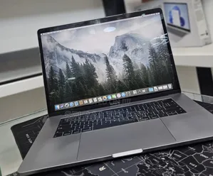 New Laptop Apple MacBook 16GB Intel Core i9 SSD 512GB