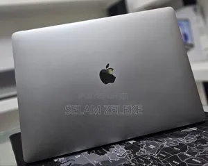 New Laptop Apple MacBook 16GB Intel Core i9 SSD 512GB