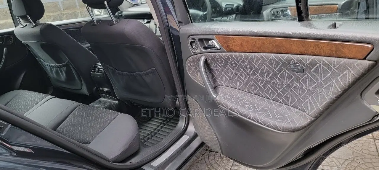 Mercedes-Benz C240 2002 Black