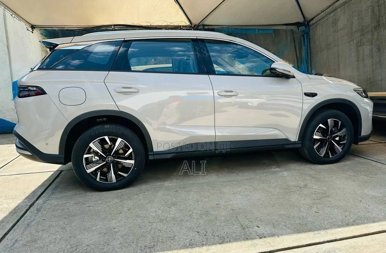 New BYD Seal DM-i 2025 White