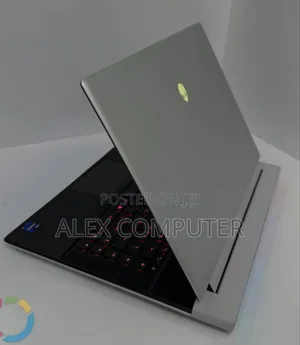 New Laptop Alienware M17x R2 32GB Intel Core i9 SSD 1T