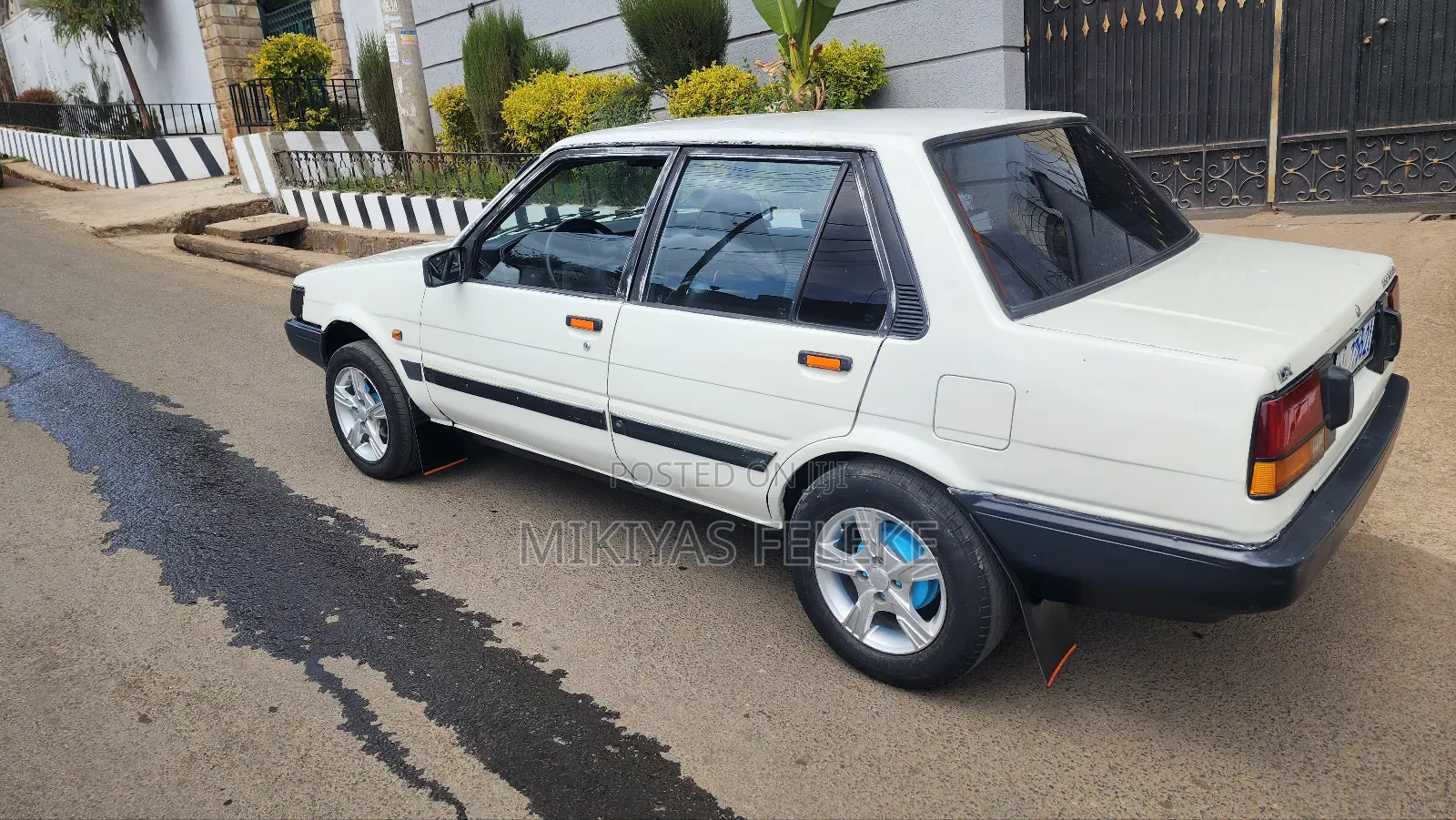 Toyota Corolla 1986 White